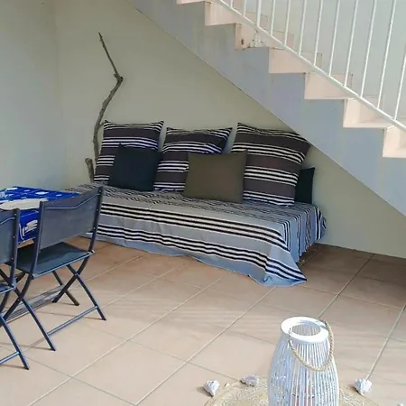 Les Pieds Dans L'eau *