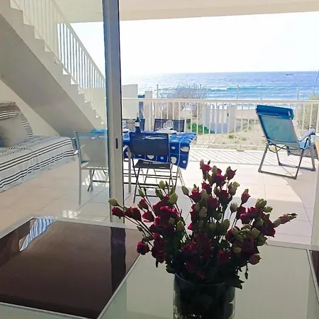 Les Pieds Dans L'eau דירה *