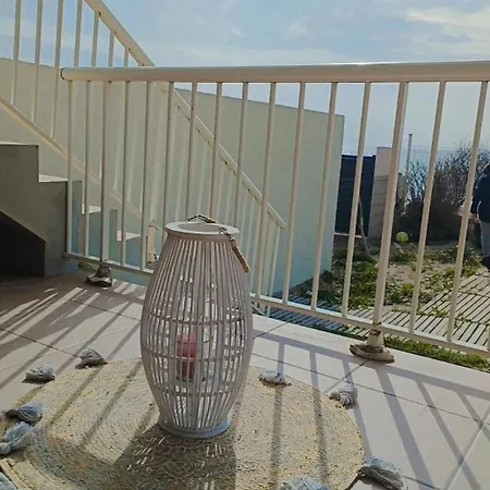 Les Pieds Dans L'eau דירה אגדה