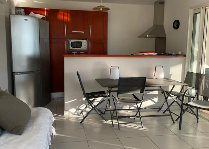 Les Pieds Dans L'eau